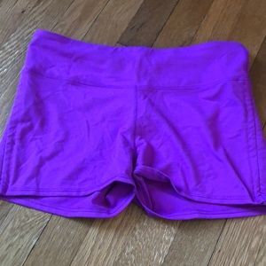 Fabletics bike shorts - fuchsia